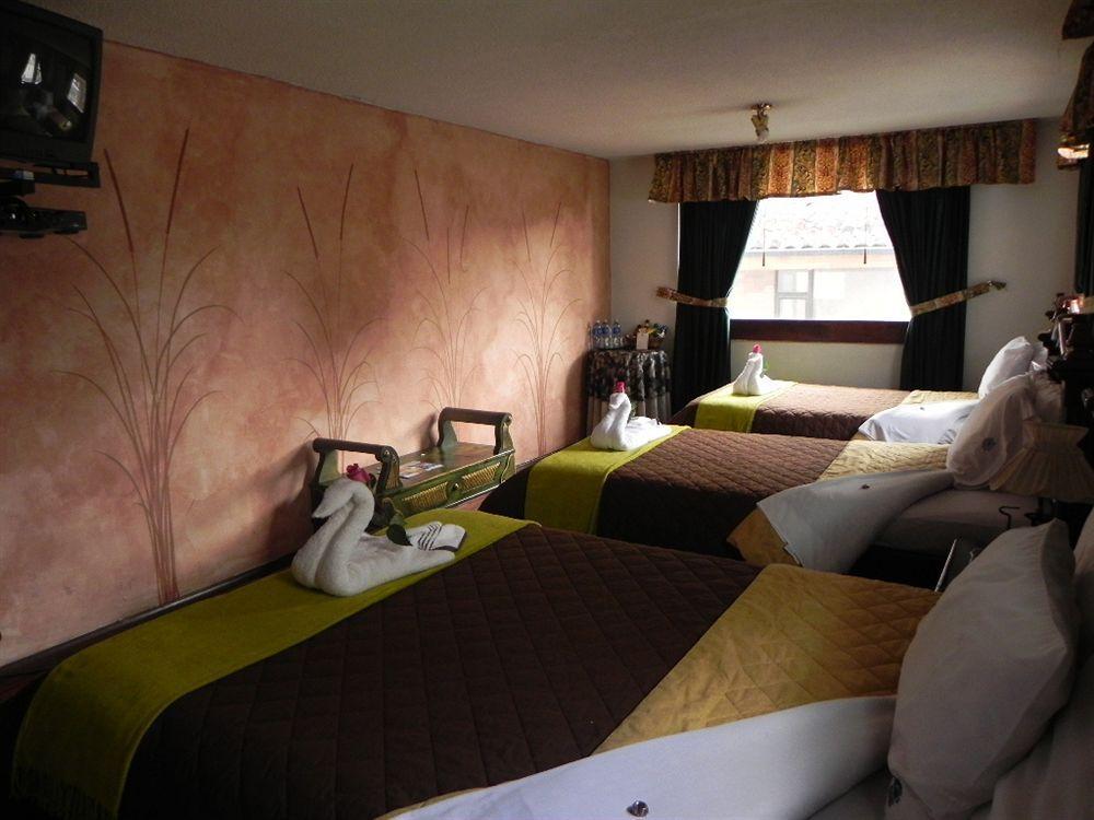 Hotel Nass Sol De Quito Esterno foto
