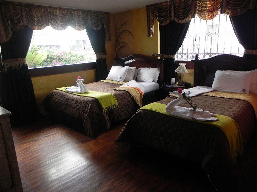 Hotel Nass Sol De Quito Esterno foto