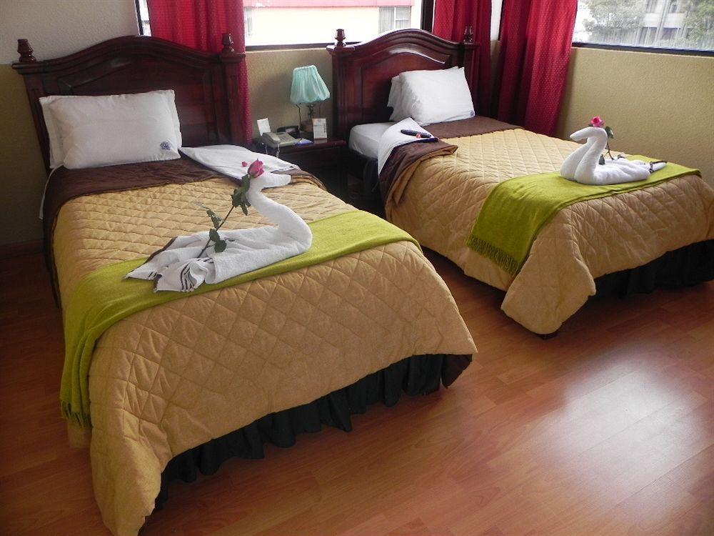 Hotel Nass Sol De Quito Esterno foto