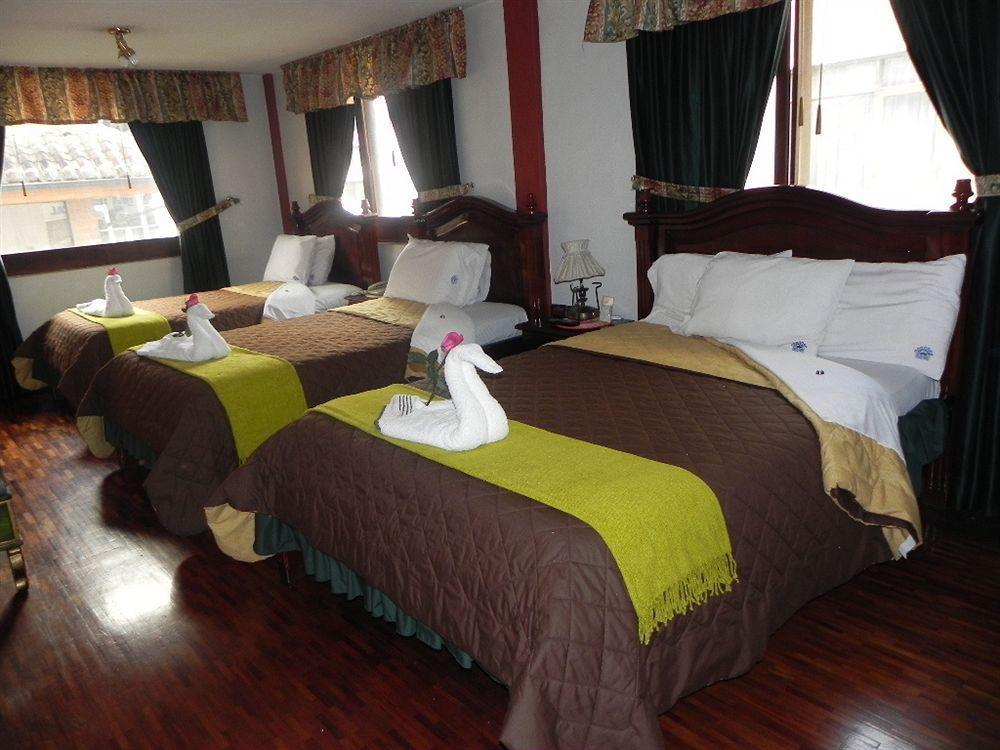 Hotel Nass Sol De Quito Esterno foto