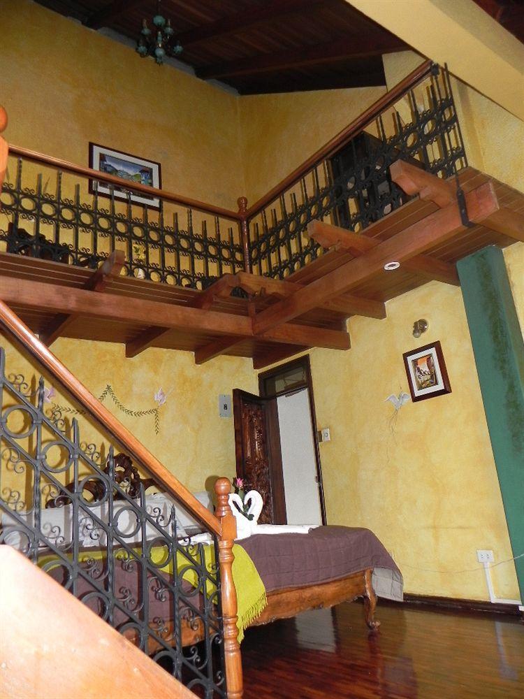 Hotel Nass Sol De Quito Esterno foto