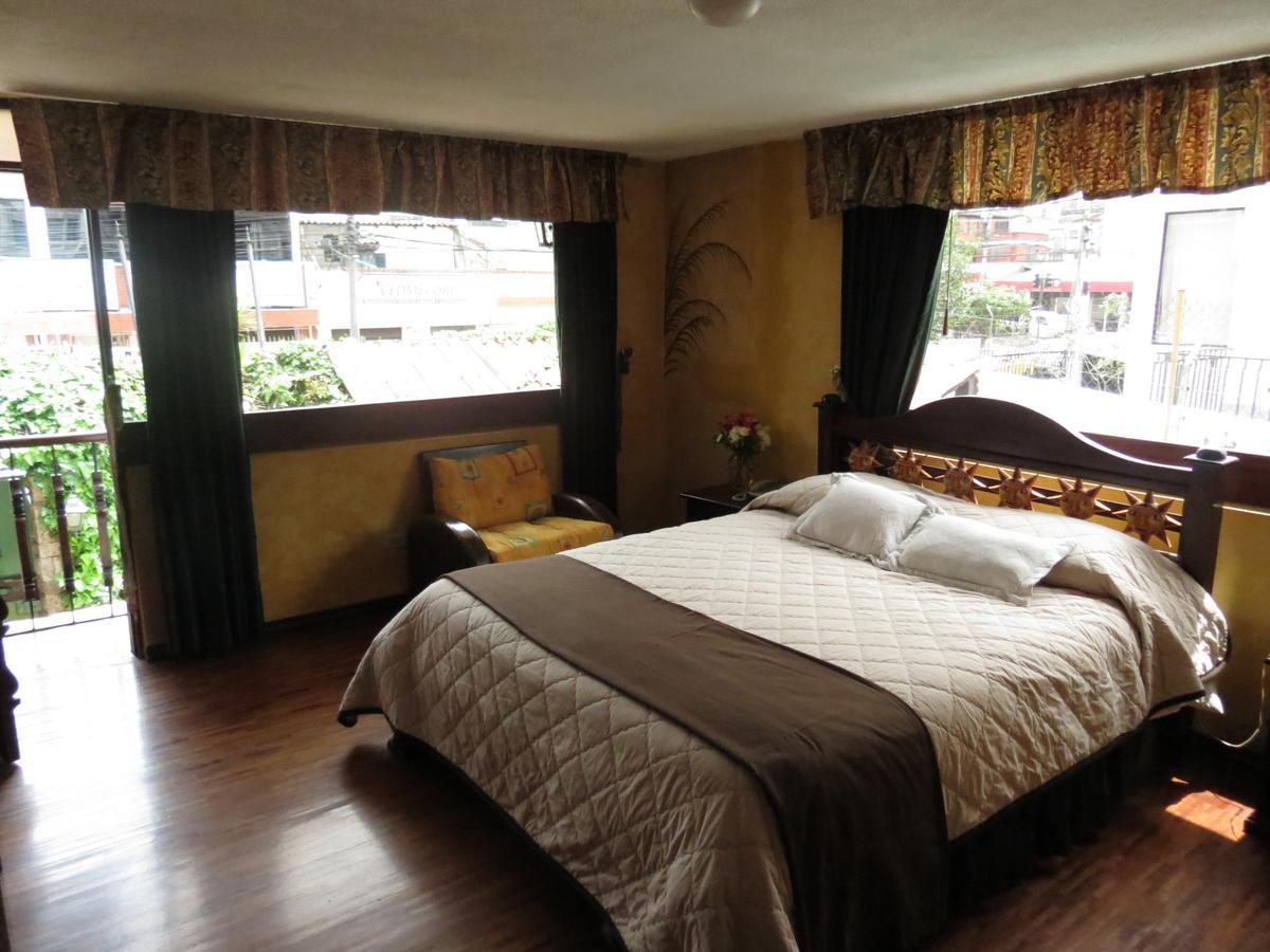 Hotel Nass Sol De Quito Esterno foto