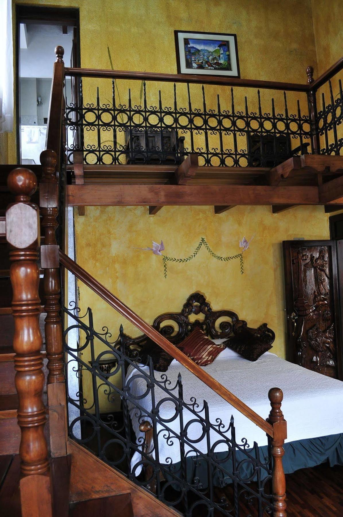 Hotel Nass Sol De Quito Esterno foto