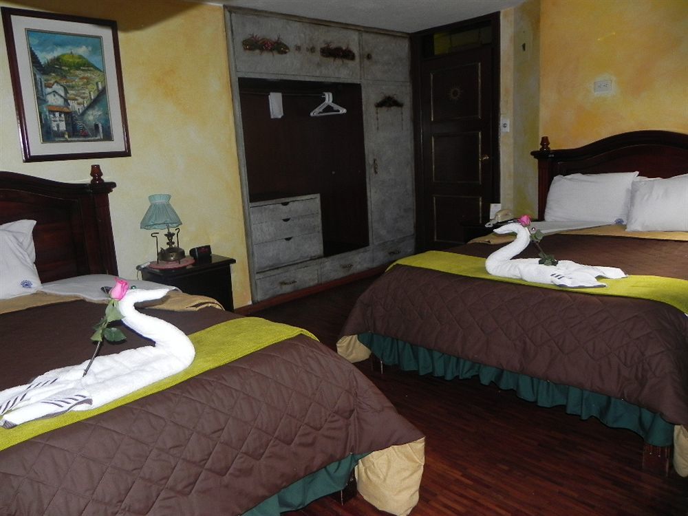 Hotel Nass Sol De Quito Esterno foto