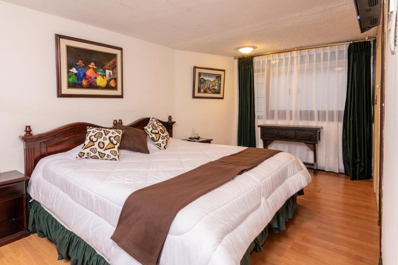 Hotel Nass Sol De Quito Esterno foto