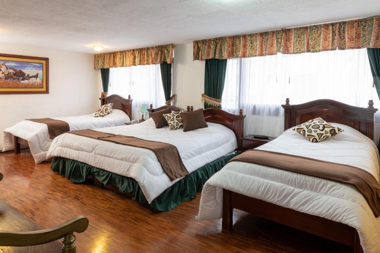 Hotel Nass Sol De Quito Esterno foto