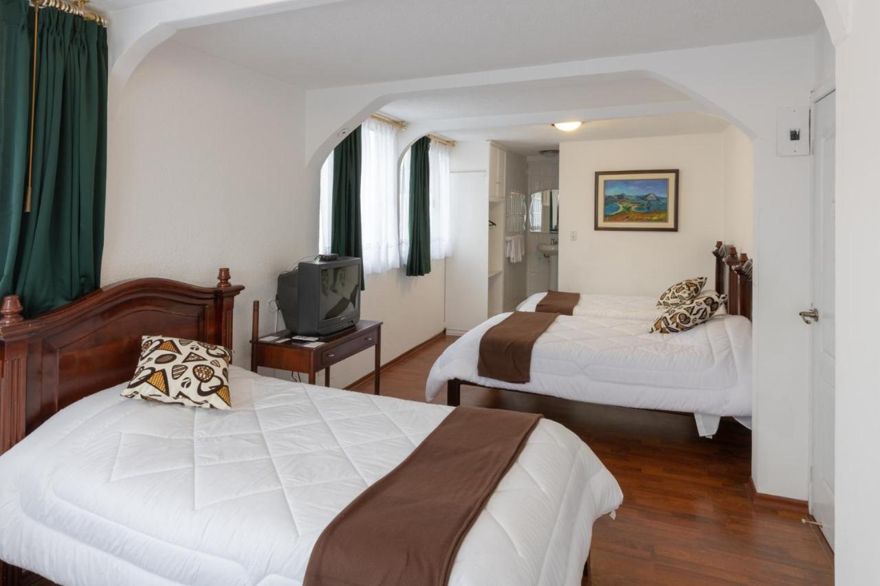 Hotel Nass Sol De Quito Esterno foto