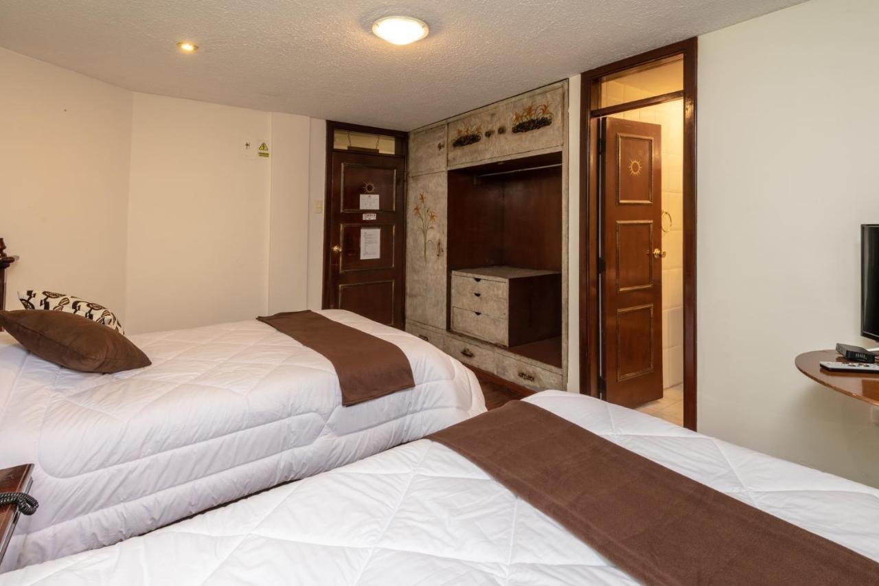 Hotel Nass Sol De Quito Esterno foto
